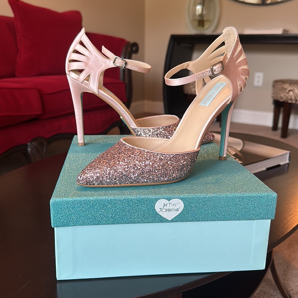 Stunning “Blue” by Betsy Johnson Special Occasion Heels!! 🤩🤩